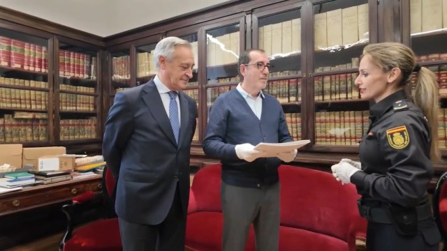 Hallazgo histórico en Valladolid: recuperan documentos robados  de Carlos V y Felipe