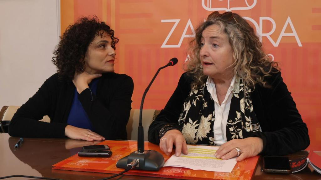 La concejala de Igualdad, Auxi Fernández y Lola Estévez, presentan la campaña del 8M