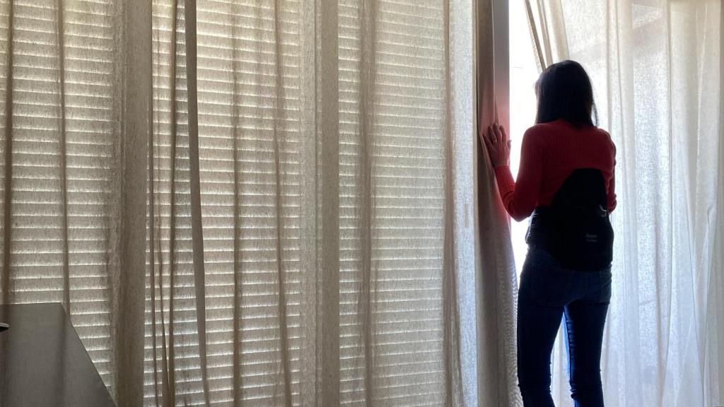 Ana Medina fotografiada en su casa. Imagen cedida.