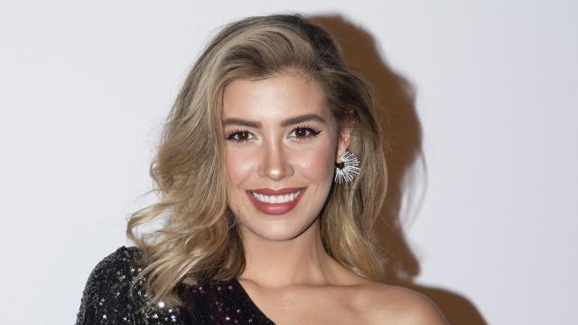 La hija de Luis Miguel ha publicado una oferta de empleo: busca a un experto en redes sociales.