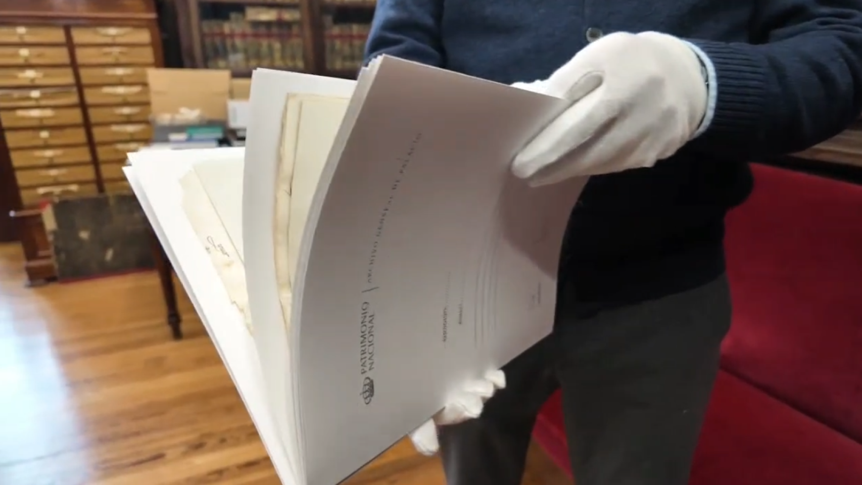 Algunos de los documentos recuperados por la Policía Nacional.