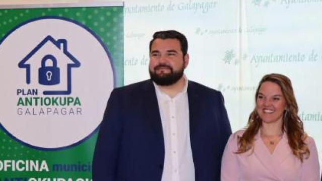 La alcaldesa de Galapagar, Carla Greciano, presentando el plan antiokupa.