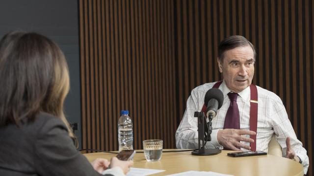 Puri Beltrán y el director de EL ESPAÑOL, Pedro J. Ramírez, este jueves en La Hora del Suscriptor.