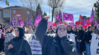 Algunas de las manifestantes en Parla contra la prohibición de llevar hiyab en tres centros de Parla.