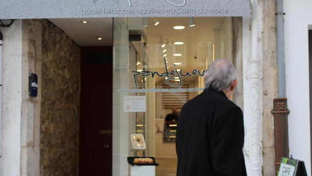 xterior de la pastelería Pandejuevo, en la calle San Andrés de A Coruña.