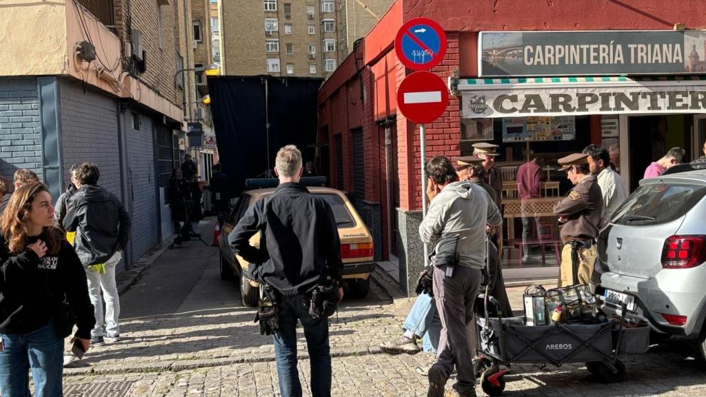 Rodaje de la película 'Golpe' en la calle Febo, en el barrio de Triana.