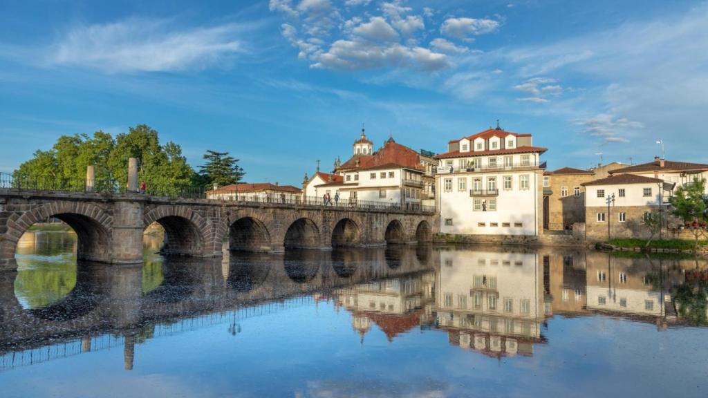 Ponte de Trajano sobre el río Támega en Chaves, Portugal