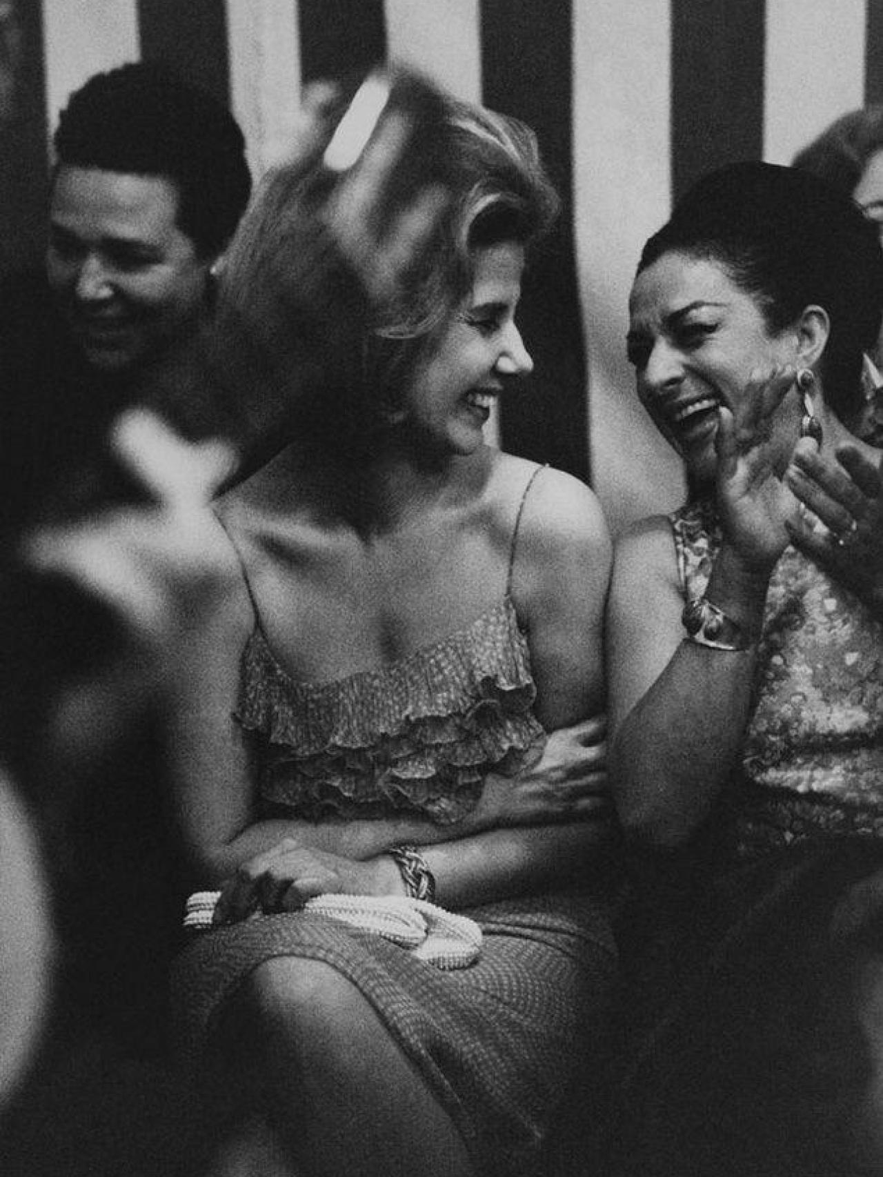 La Duquesa de Alba y Lola Flores.