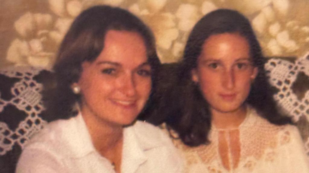 La fundadora de CTO, Pilar Díaz Aguilar, unto a su hija mayor, Pilar Sánchez Díaz,durante los años 80.