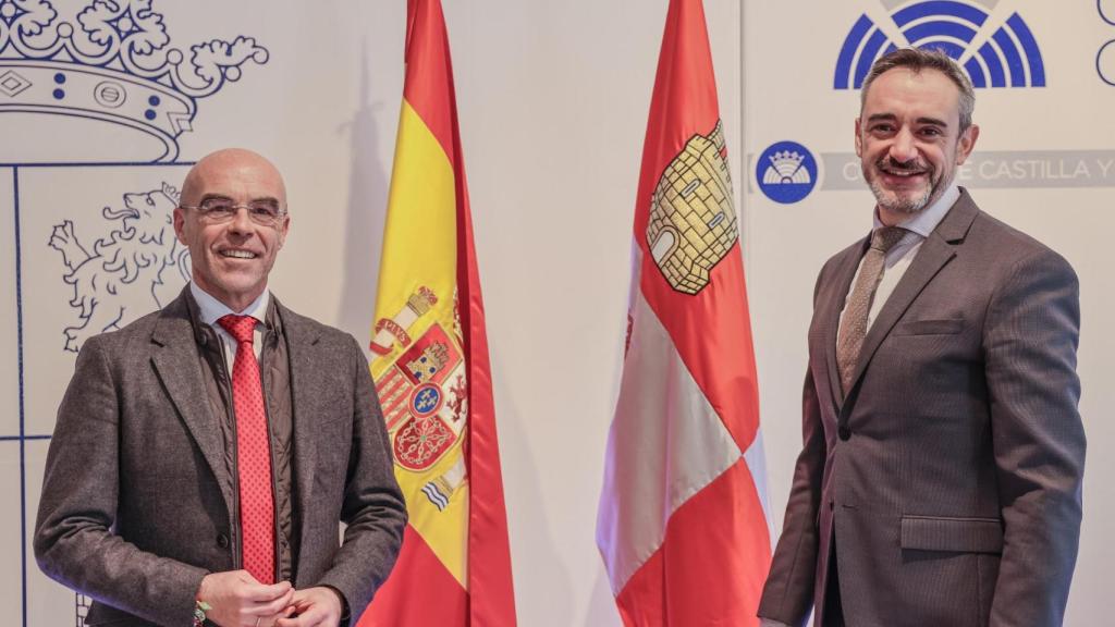 Jorge Buxadé junto a David Hierro, portavoz del GP Vox en las Cortes