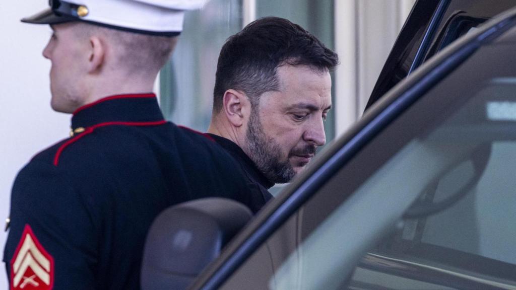 Volodímir Zelenski abandonó con rostro serio la Casa Blanca antes de lo previsto tras su encontronazo con Donald Trump.