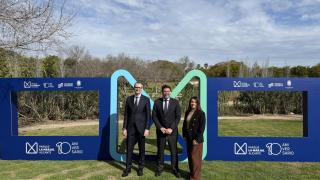 Sergio Sánchez, Luis Barcala y Amelia Navarro,  este viernes en el parque La Marjal.