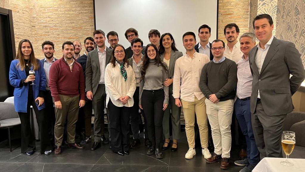 Foto de familia en el evento de CFA Society Spain.