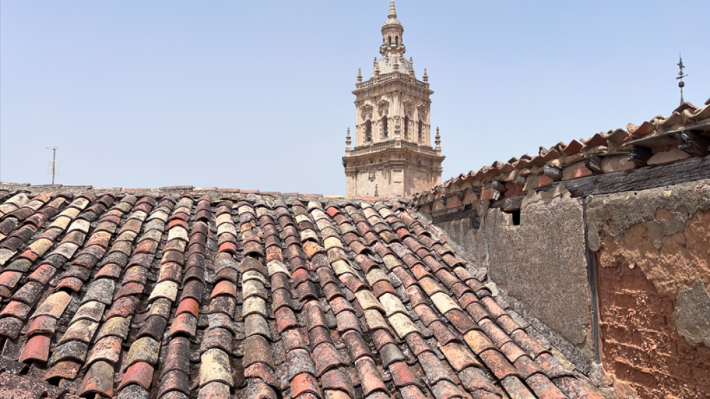 Una panorámica desde el tejado de una vivienda