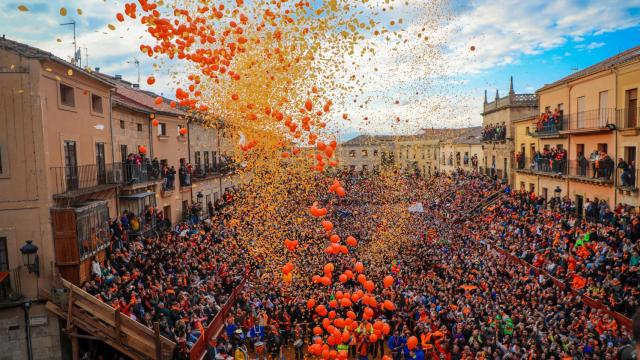 Suelta de globos en el Campanazo de Ciudad Rodrigo