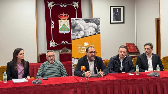 El alcalde de Tordesillas, Miguel Ángel Oliveira, presenta el I Encuentro del Lechazo de Castilla y León