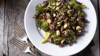 Ni queso ni jamón: el ingrediente que le añado al brócoli para que esté buenísimo