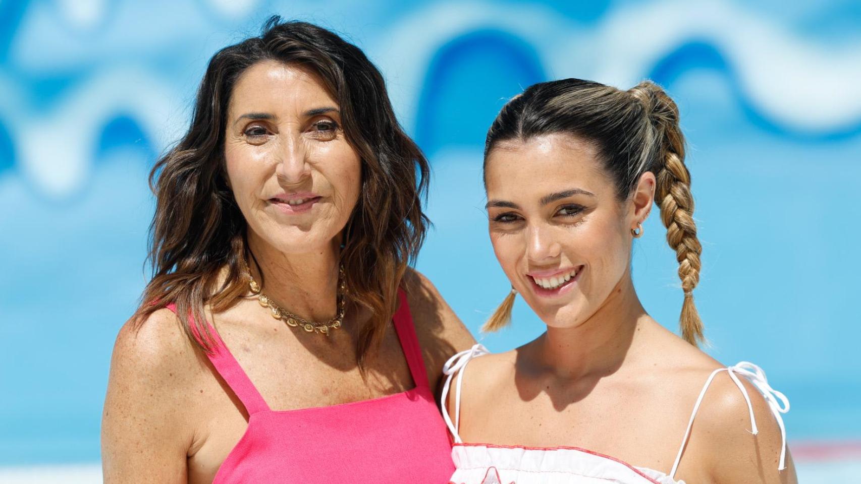 Paz Padilla y su hija Anna, en una presentación.