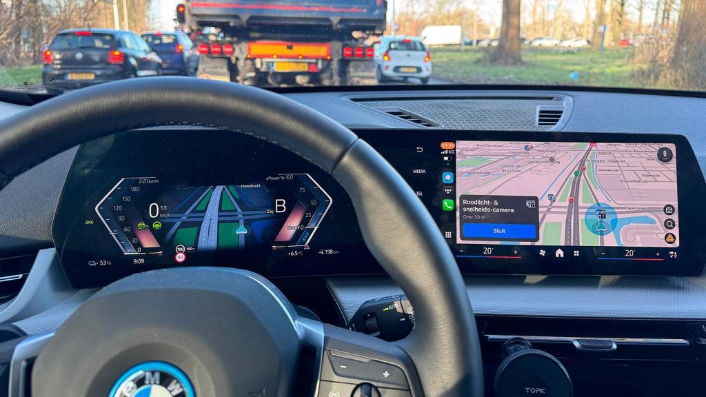 Así es la nueva función de Waze en el panel de instrumentación del coche