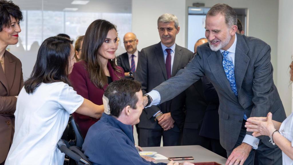 Los Reyes de España, el pasado 12 de febrero en el Hospital Nacional de Parapléjicos.