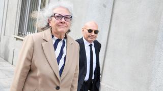 Carmen Pano y su abogado Javier Gómez Bermúdez en el Tribunal Supremo.