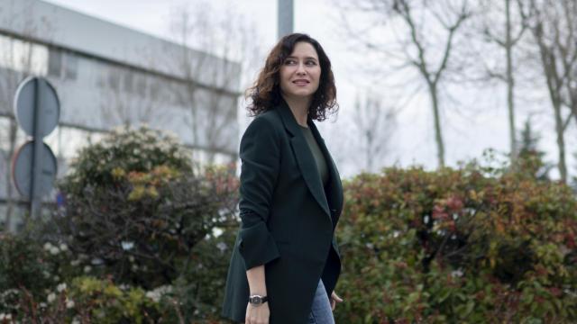 La presidenta de la Comunidad de Madrid, Isabel Díaz Ayuso, llega a la presentación de la nueva Agencia Logística de la región, a 28 de febrero de 2025.