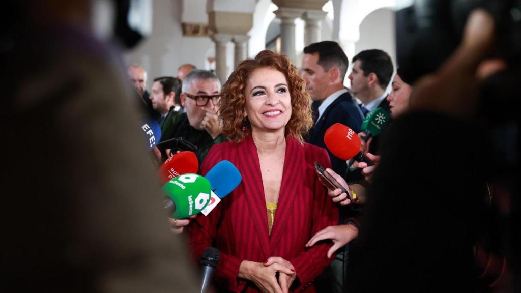 La vicepresidenta primera, ministra de Hacienda y secretaria general del PSOE de Andalucía, María Jesús Montero.