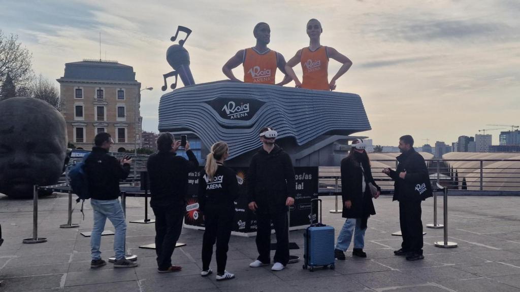 Monumento Roig Arena en Atocha. EE