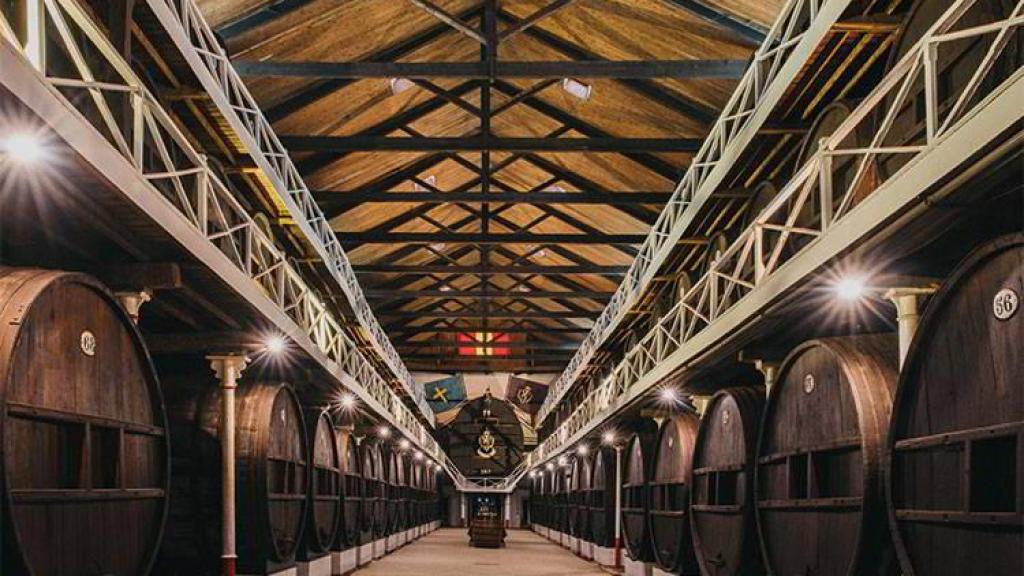 Bodega histórica de Sidra El Gaitero en Villaviciosa. Foto: Pelayo Lacazette / Turismo Asturias