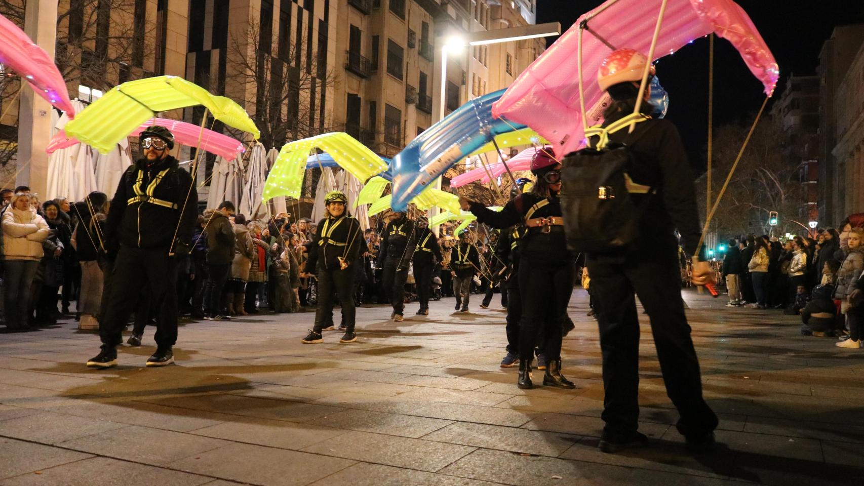 Los mejores disfraces del Carnaval de Zaragoza: así ha sido el desfile más colorido