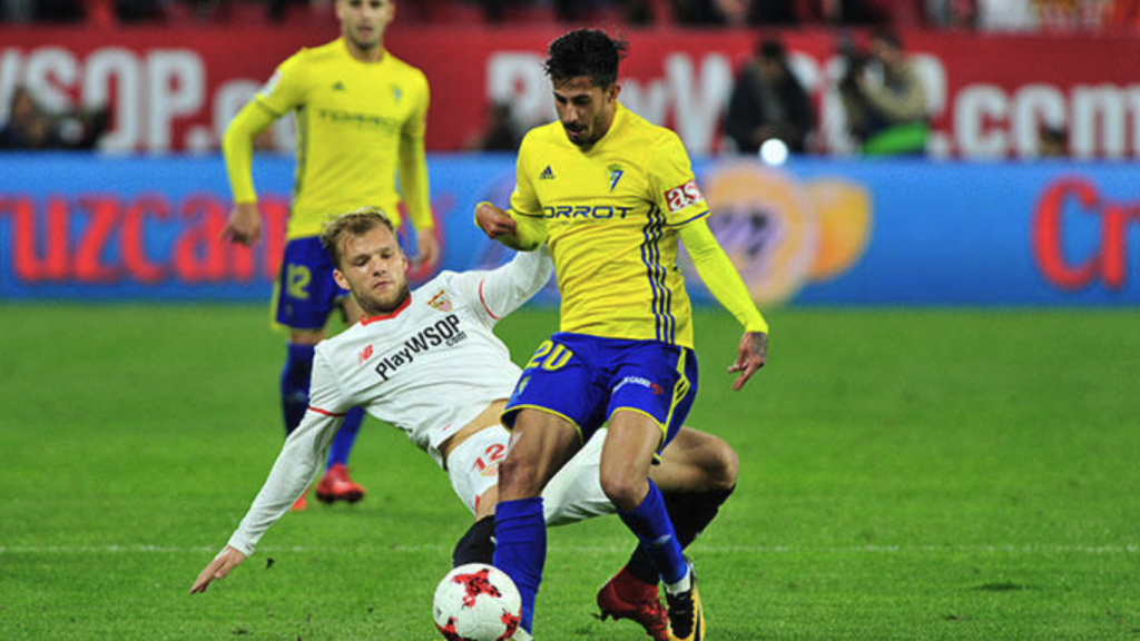 Nico Hidalgo, durante un partido con el Cádiz CF