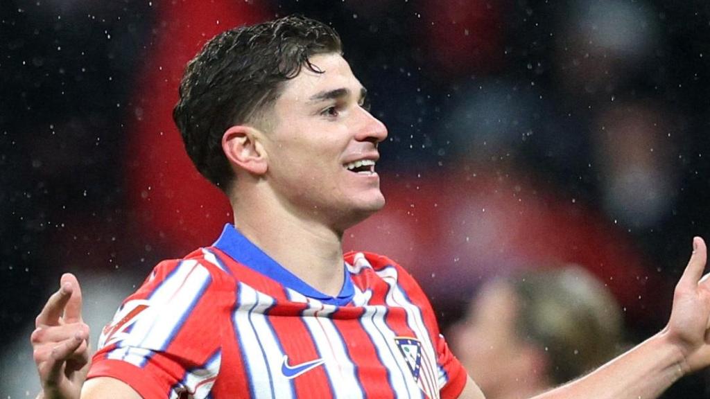 Julián Álvarez celebra el gol de la victoria ante el Athletic Club.