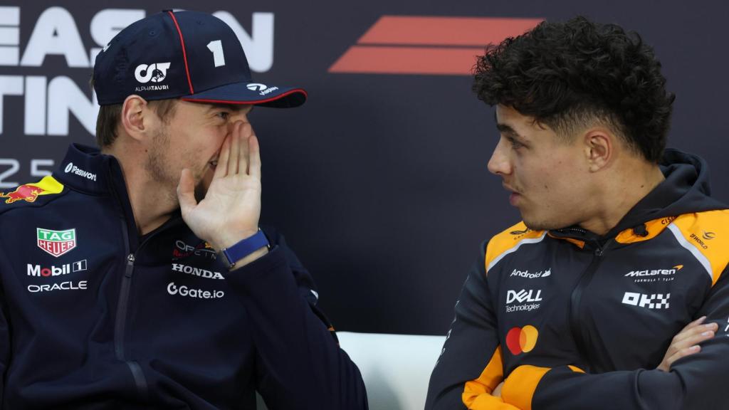 Max Verstappen y Lando Norris, durante una rueda de prensa en Baréin