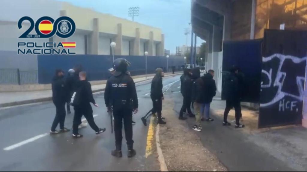 Once detenidos por una pelea con palos y piedras entre seguidores del Hércules y el Recreativo. Policía Nacional
