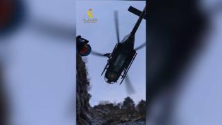 La Guardia Civil necesitó de tres ciclos de grúa para evacuar a los cinco barranquistas