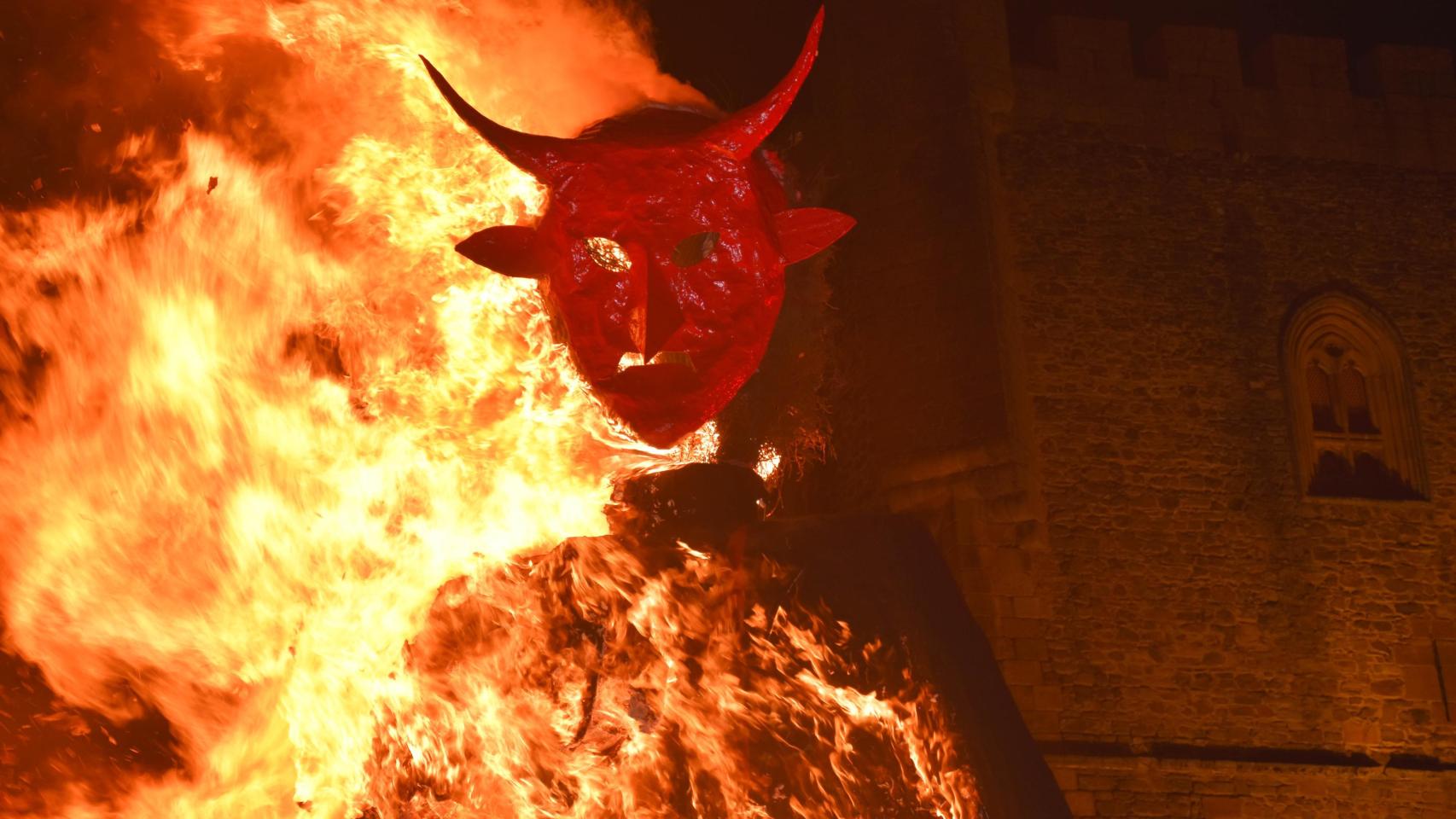 Festival del Butelo y las Casulas y Carnaval de los Caretos de Braganza