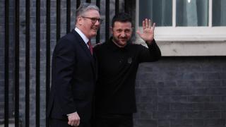 Kier Starmer, primer ministro británico, y Volodímir Zelenski, presidente de Ucrania, en el 10 de Downing Street, en Londres.