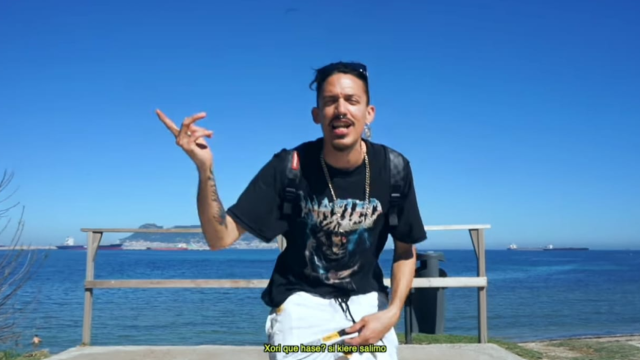 Eugenio Luis P., apodado como 'Parce Lean' en el gremio musical, durante uno de sus videoclips.