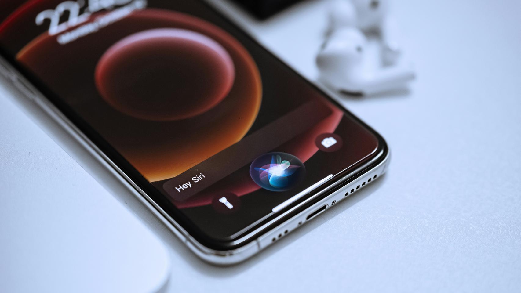 Siri en un iPhone.
