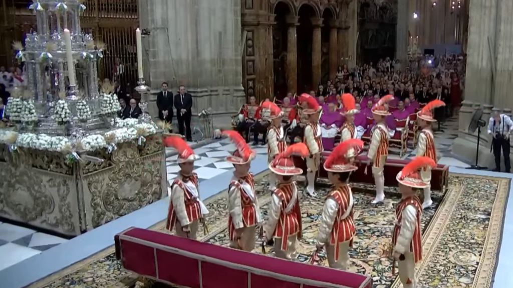 Seises en la Catedral de Sevilla.