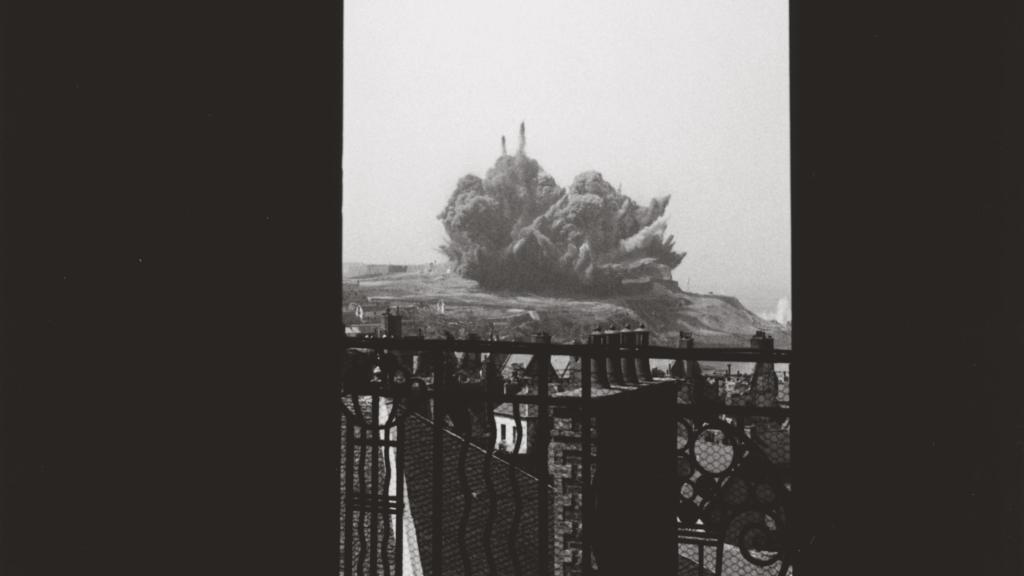 Lee Miller: La caída de la ciudadela. Bombardeo aéreo  de Saint-Malo, Francia, 1944. Foto: Lee Miller Archives, 1985