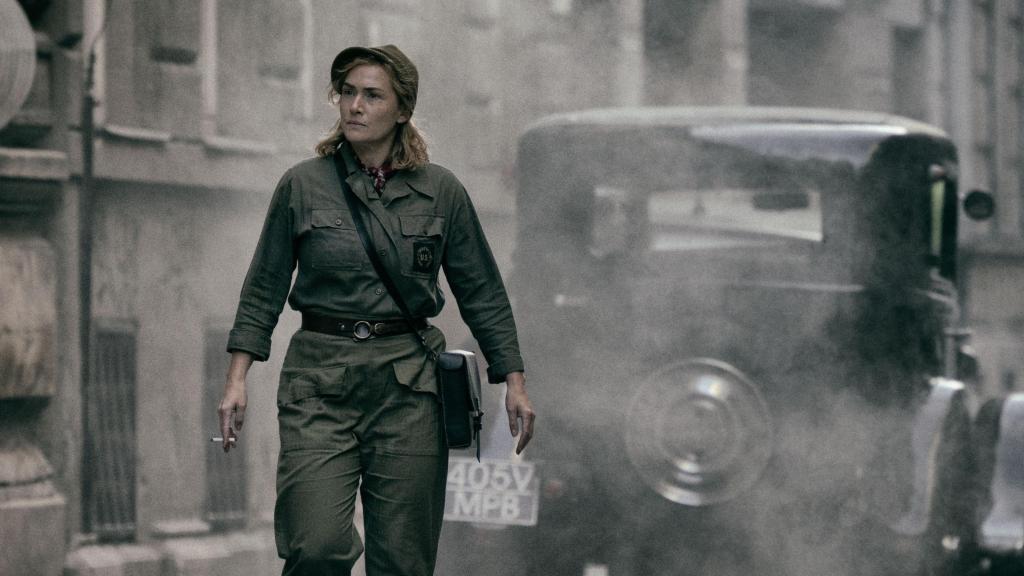 Kate Winslet interpreta a Lee Miller en la película.