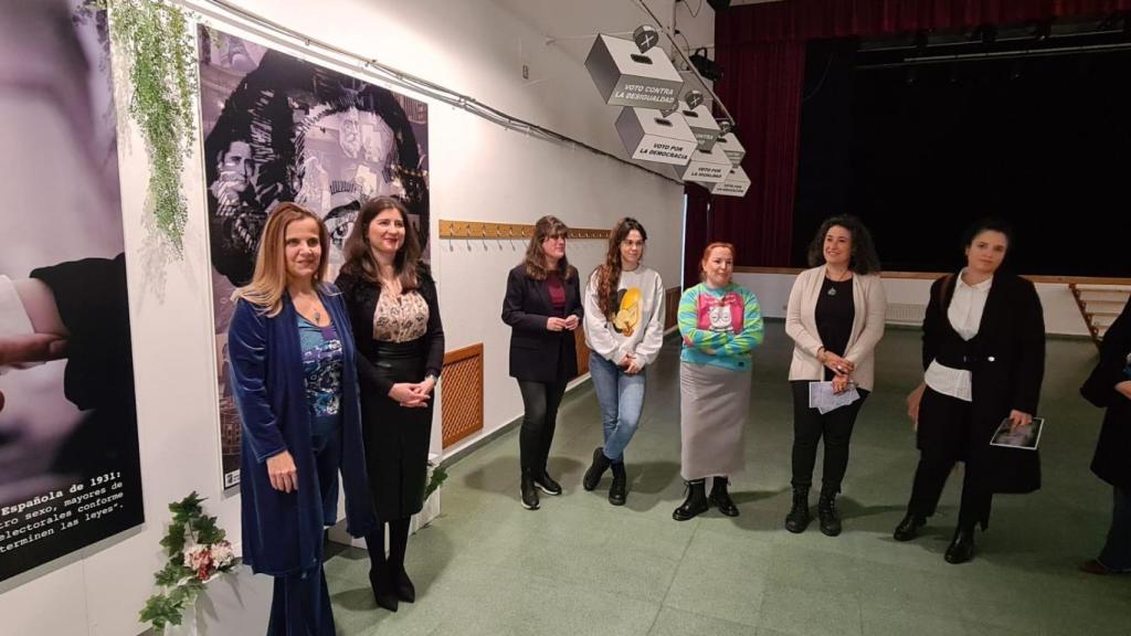 La concejala de Igualdad, Miryam Rodríguez, junto a Esther del Brío, en la Casa de la Mujer de Salamanca