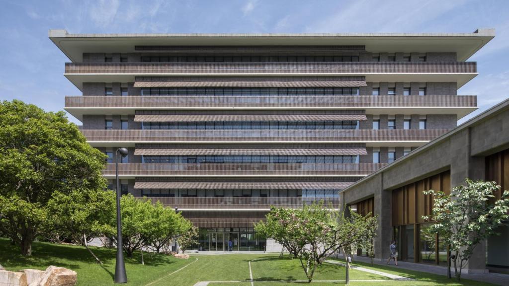 Edificio C6 construido por Liu Jiakun para Novartis en Shanghái, 2014. Foto: Arch-Exist