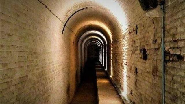 El túnel de uno de los refugios de la Guerra Civil.