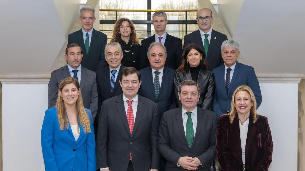 Alfonso Fernández Mañueco con los nueve delegados territoriales de la Junta