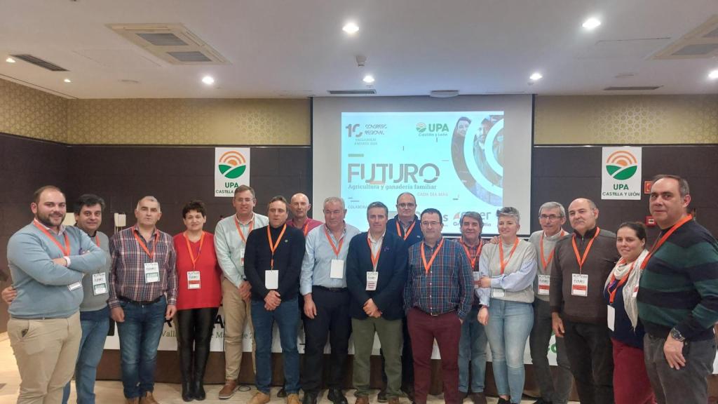 Miembros de la nueva Comisión Ejecutiva en el 10º Congreso