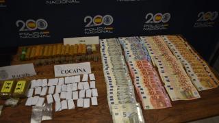 Imagen de las sustancias y el dinero incautados por la Policía Nacional en Segovia