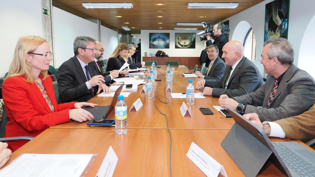 Junta Extraordinaria de la Sociedad Valladolid Alta Velocidad y del Consejo de Administración