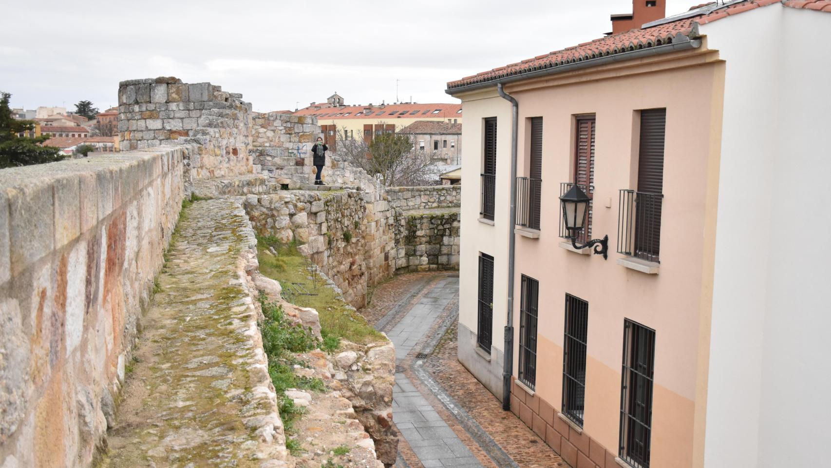 Nueva calle en Zamora tras el derribo de una vivienda en la calle Postigo